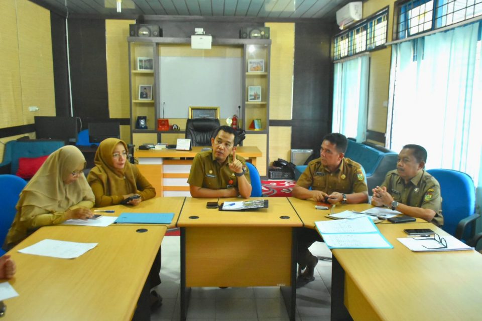Kepala Dinas Komunikasi dan Persandian Kampar Pimpi Rapat Menjelang Kampar Expo