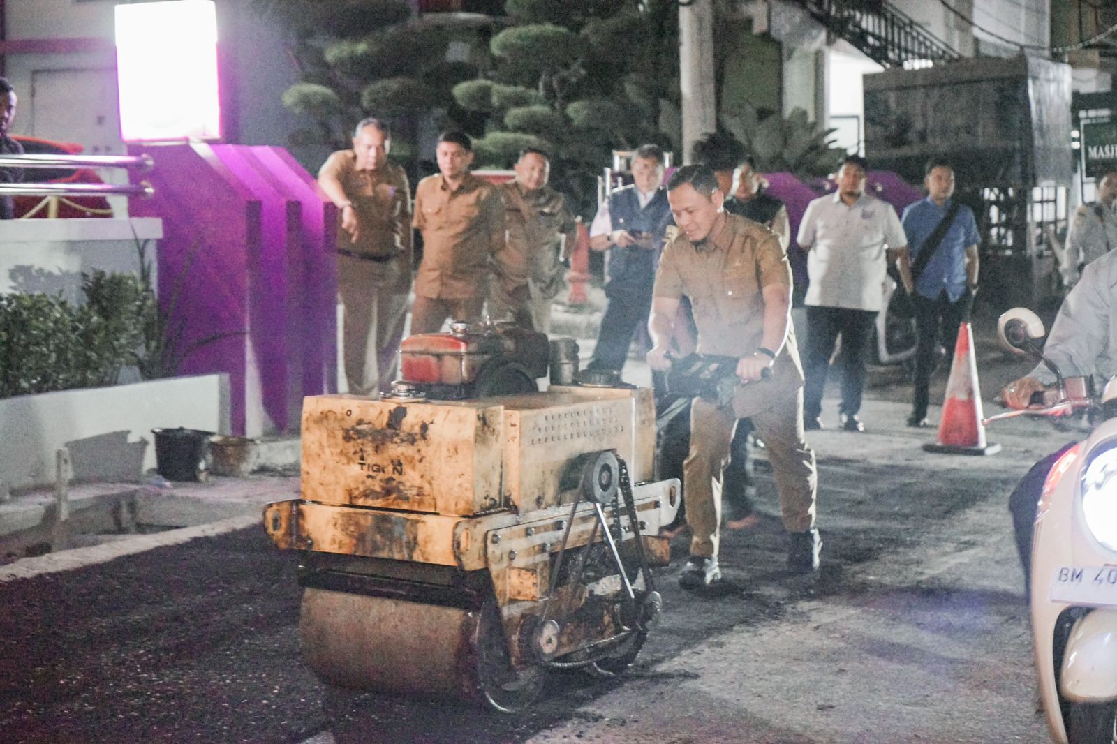 29 Ruas Jalan Dioverlay Jelang Akhir Tahun, Bentuk Komitmen Pemko Pekanbaru Bangun Infrastruktur.